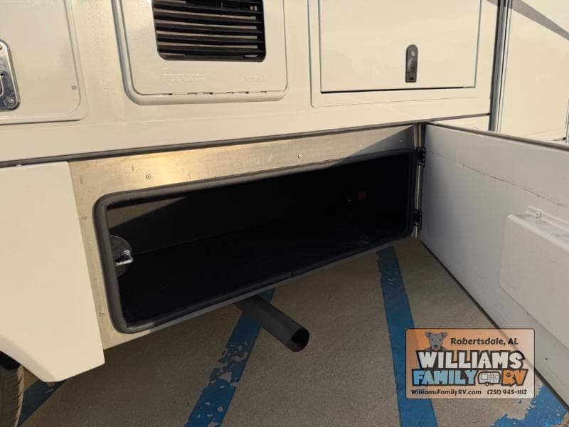 2023 Renegade 2023 Renegade Vienna - thumbnail 38