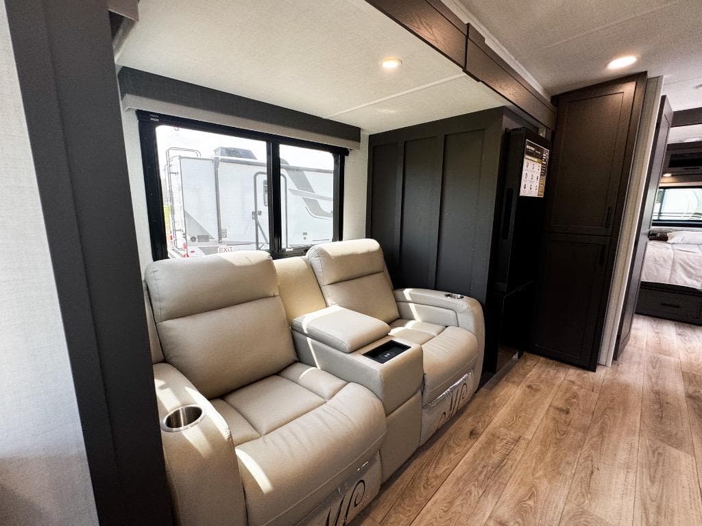 2026 Forest River 2026 Forest River Rockwood Ultra Lite - thumbnail 7