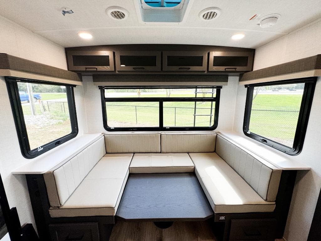 2026 Forest River 2026 Forest River Rockwood Ultra Lite - thumbnail 9