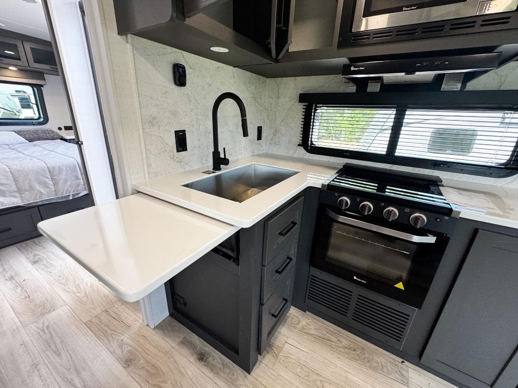 2026 Forest River 2026 Forest River Rockwood Ultra Lite - thumbnail 14