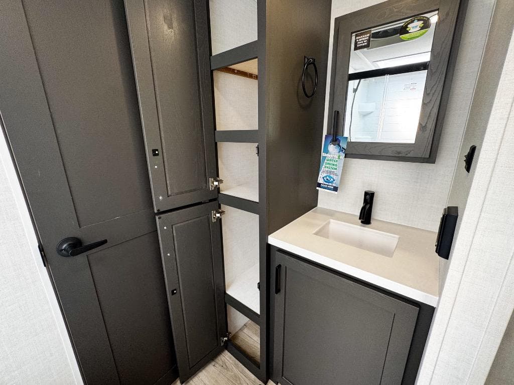 2026 Forest River 2026 Forest River Rockwood Ultra Lite - thumbnail 17