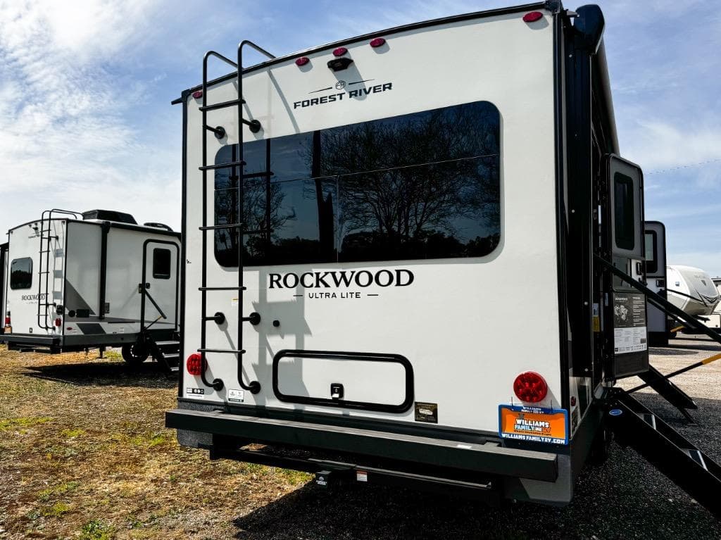 2026 Forest River 2026 Forest River Rockwood Ultra Lite - thumbnail 31