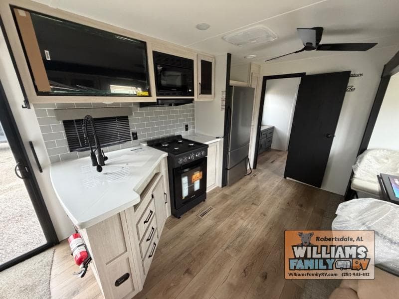 2026 Forest River 2026 Forest River Puma - thumbnail 4