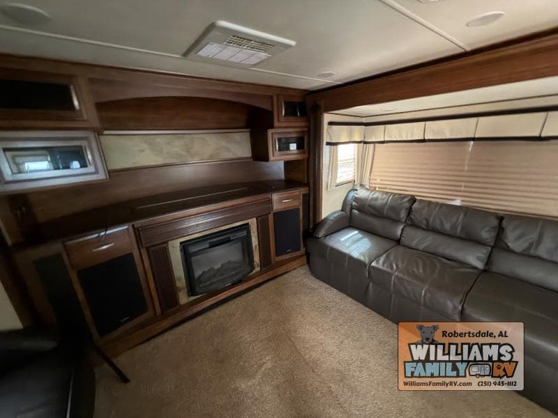 2015 Grand Design 2015 Grand Design Solitude - thumbnail 14