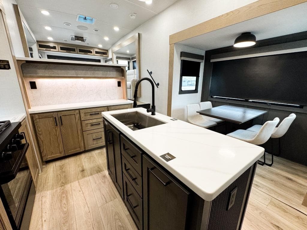 2026 Forest River 2026 Forest River Rockwood Signature - thumbnail 4