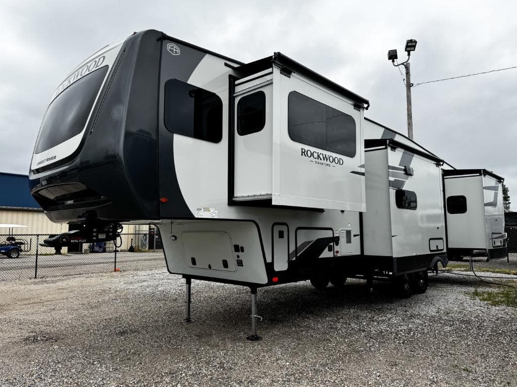 2026 Forest River 2026 Forest River Rockwood Signature - thumbnail 45