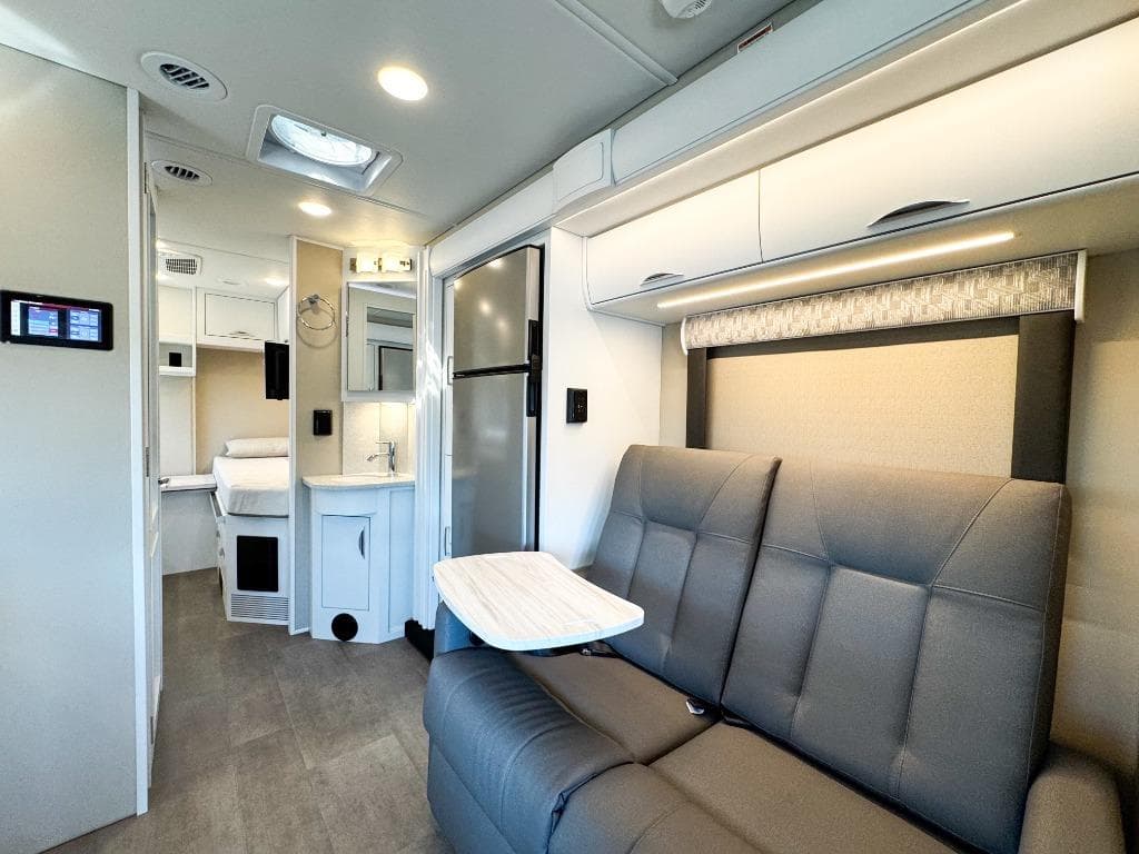 2026 Renegade 2026 Renegade Vienna - thumbnail 4