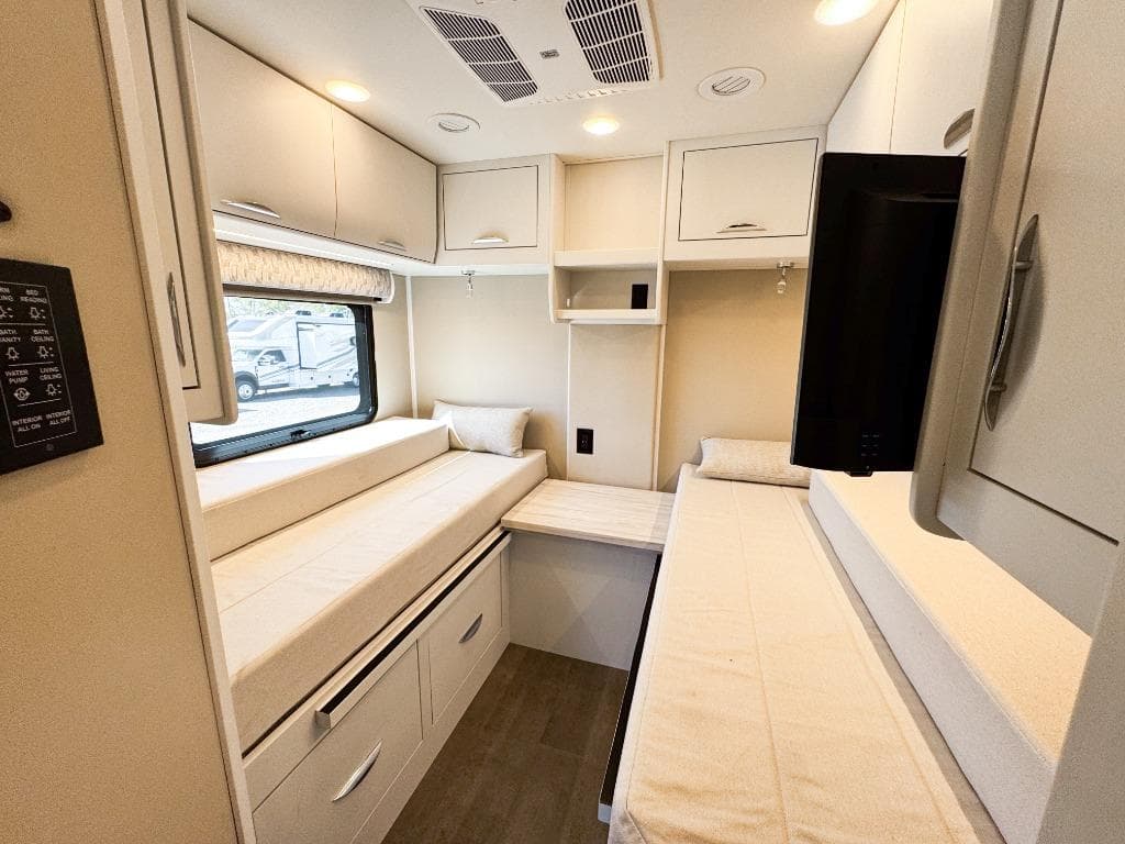 2026 Renegade 2026 Renegade Vienna - thumbnail 12