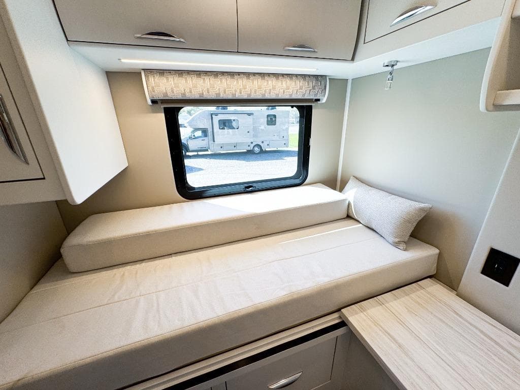 2026 Renegade 2026 Renegade Vienna - thumbnail 16