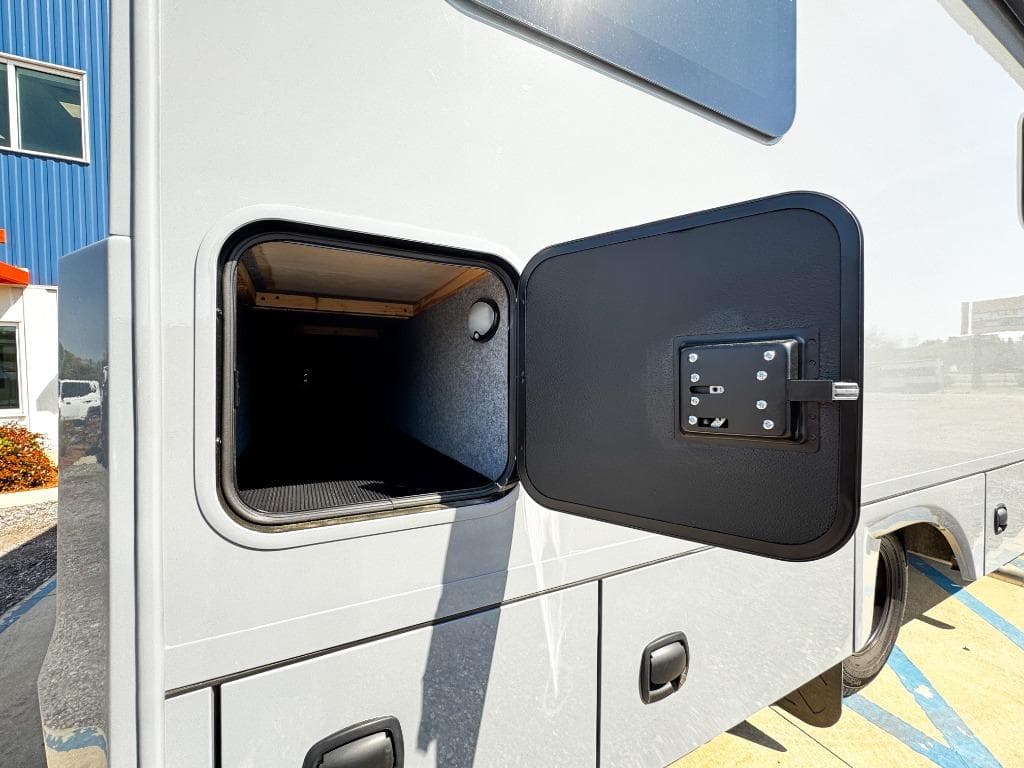 2026 Renegade 2026 Renegade Vienna - thumbnail 30