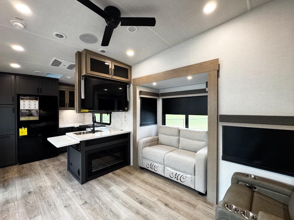 2026 Forest River 2026 Forest River Rockwood Signature - thumbnail 4