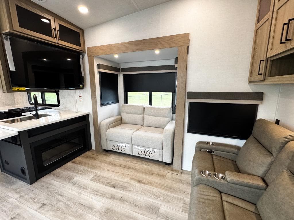 2026 Forest River 2026 Forest River Rockwood Signature - thumbnail 5