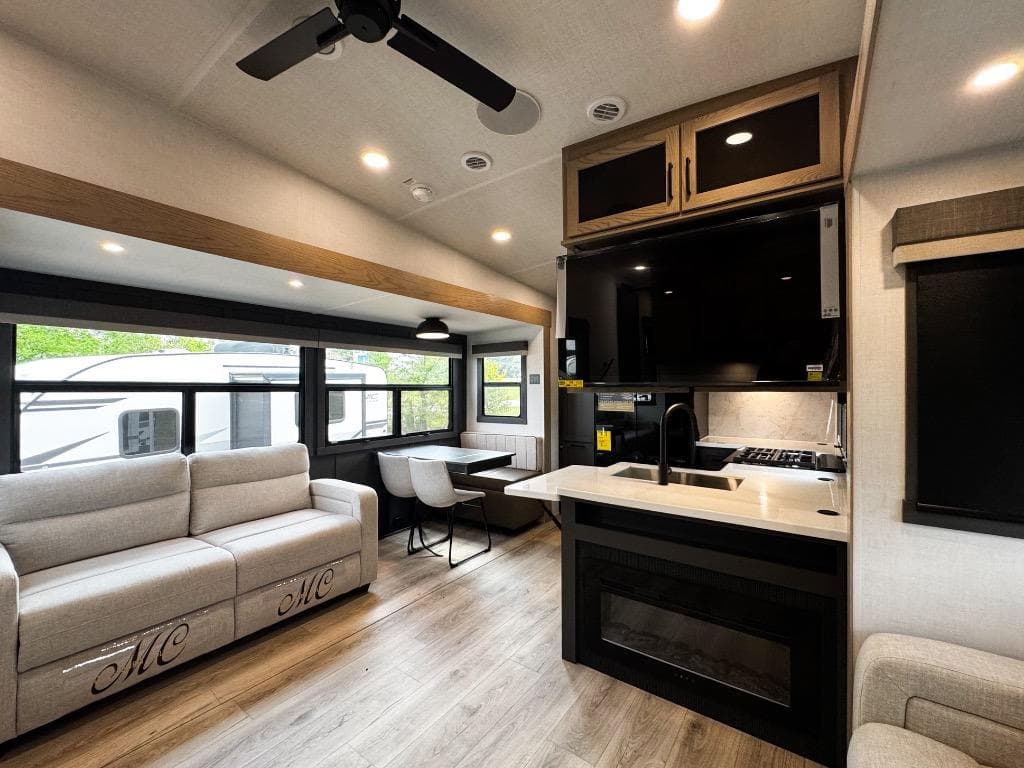 2026 Forest River 2026 Forest River Rockwood Signature - thumbnail 9