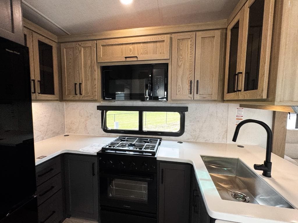 2026 Forest River 2026 Forest River Rockwood Signature - thumbnail 27