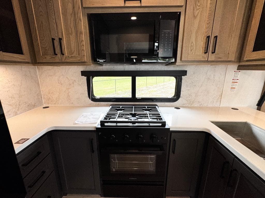 2026 Forest River 2026 Forest River Rockwood Signature - thumbnail 28