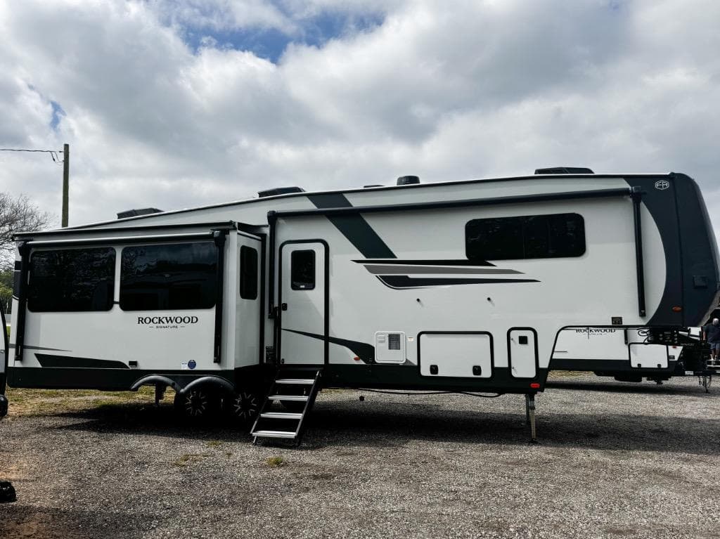 2026 Forest River 2026 Forest River Rockwood Signature - thumbnail 53