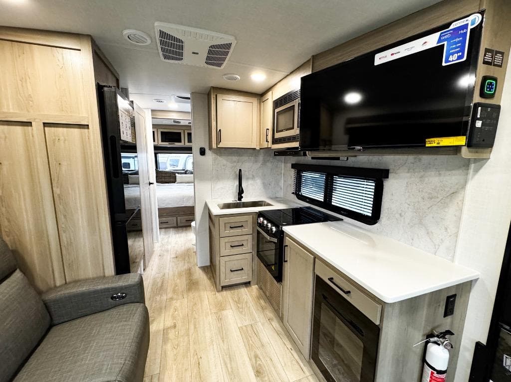 2026 Forest River 2026 Forest River Rockwood Ultra Lite - thumbnail 9