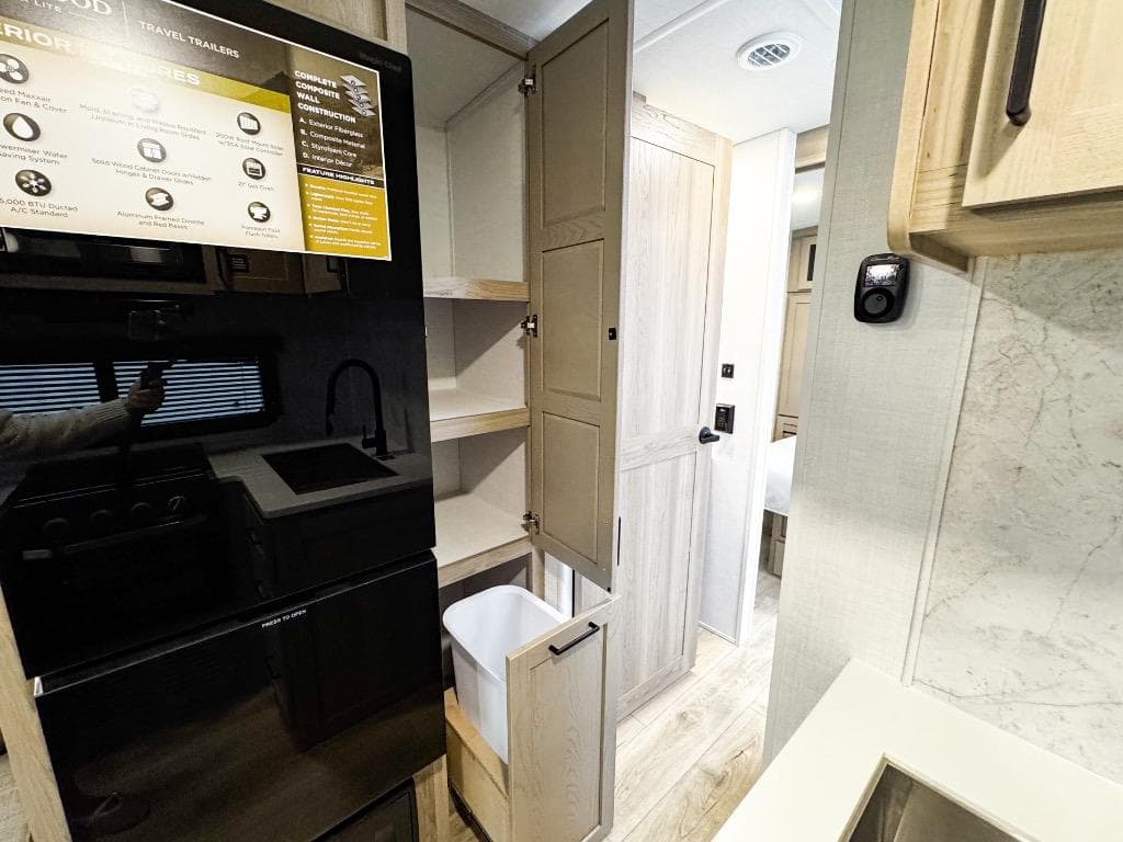 2026 Forest River 2026 Forest River Rockwood Ultra Lite - thumbnail 13