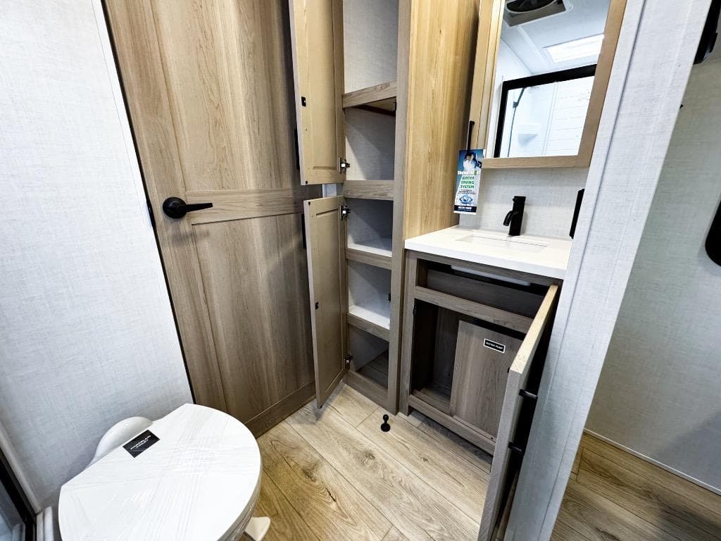 2026 Forest River 2026 Forest River Rockwood Ultra Lite - thumbnail 17