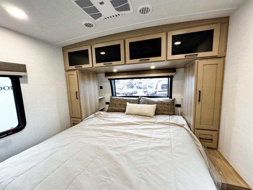 2026 Forest River 2026 Forest River Rockwood Ultra Lite - thumbnail 20