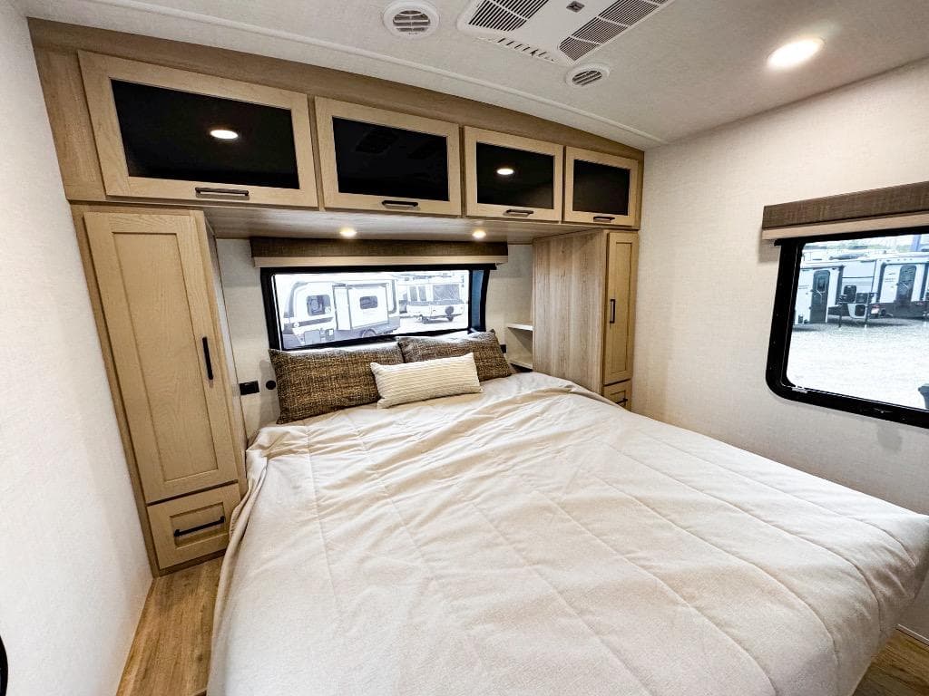 2026 Forest River 2026 Forest River Rockwood Ultra Lite - thumbnail 22