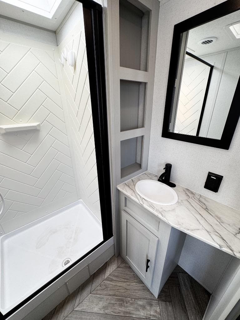 2021 Forest River 2021 Forest River Wildwood FSX - thumbnail 13