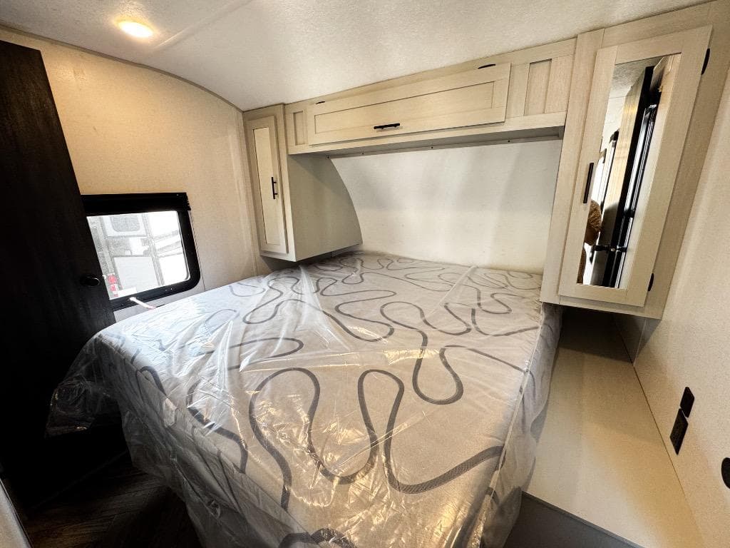 2021 Forest River 2021 Forest River Wildwood FSX - thumbnail 17