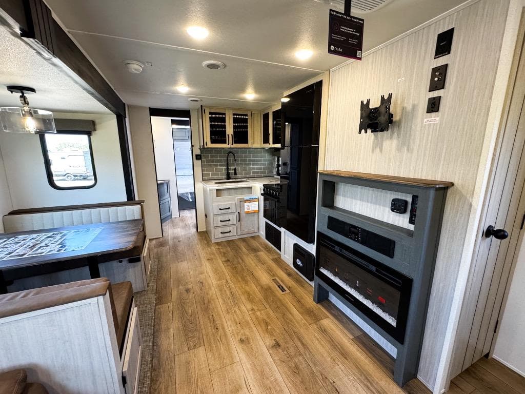 2026 Forest River 2026 Forest River Puma - thumbnail 3