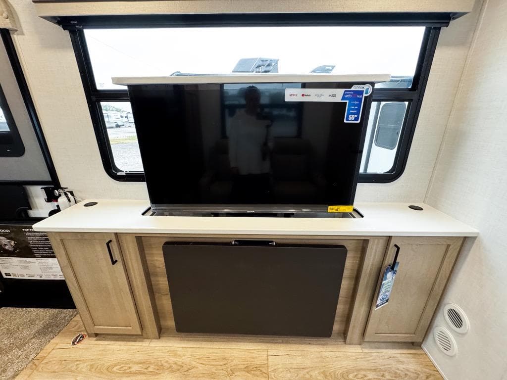 2026 Forest River 2026 Forest River Rockwood Ultra Lite - thumbnail 15