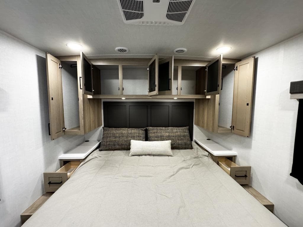 2026 Forest River 2026 Forest River Rockwood Ultra Lite - thumbnail 26