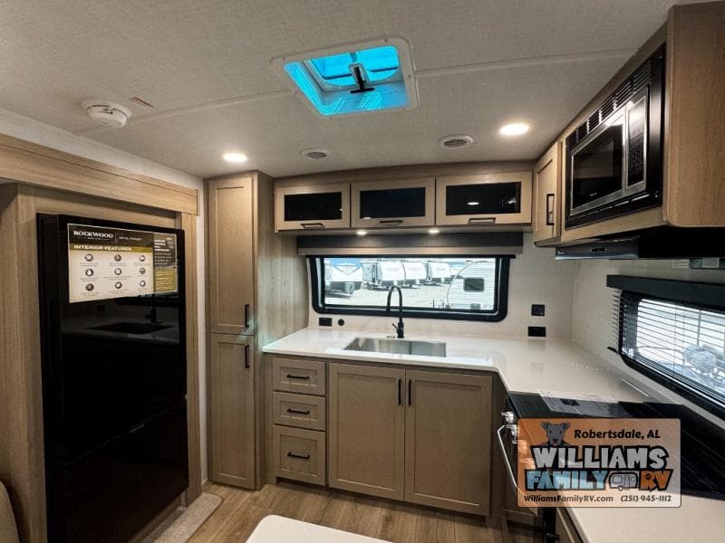 2026 Forest River 2026 Forest River Rockwood Mini Lite - thumbnail 4