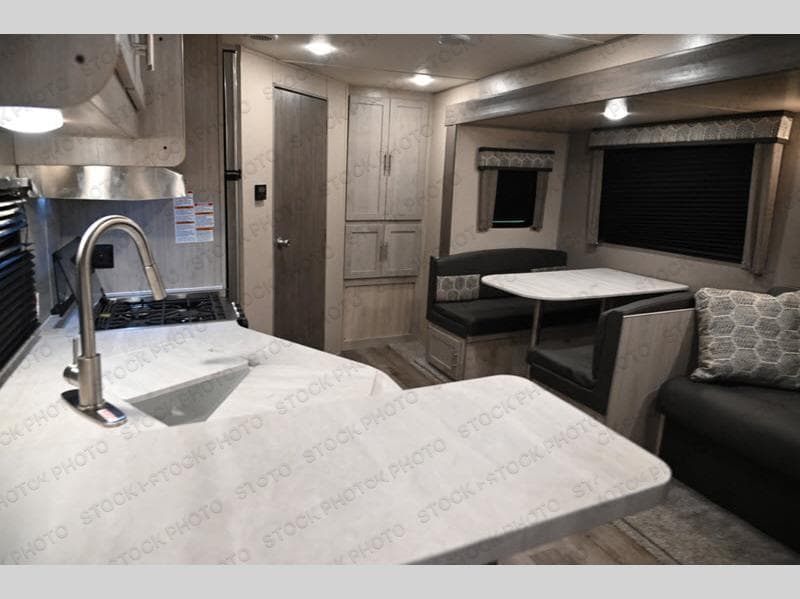 2022 Coachmen 2022 Coachmen Catalina Legacy Series - thumbnail 30