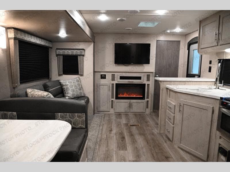 2022 Coachmen 2022 Coachmen Catalina Legacy Series - thumbnail 31
