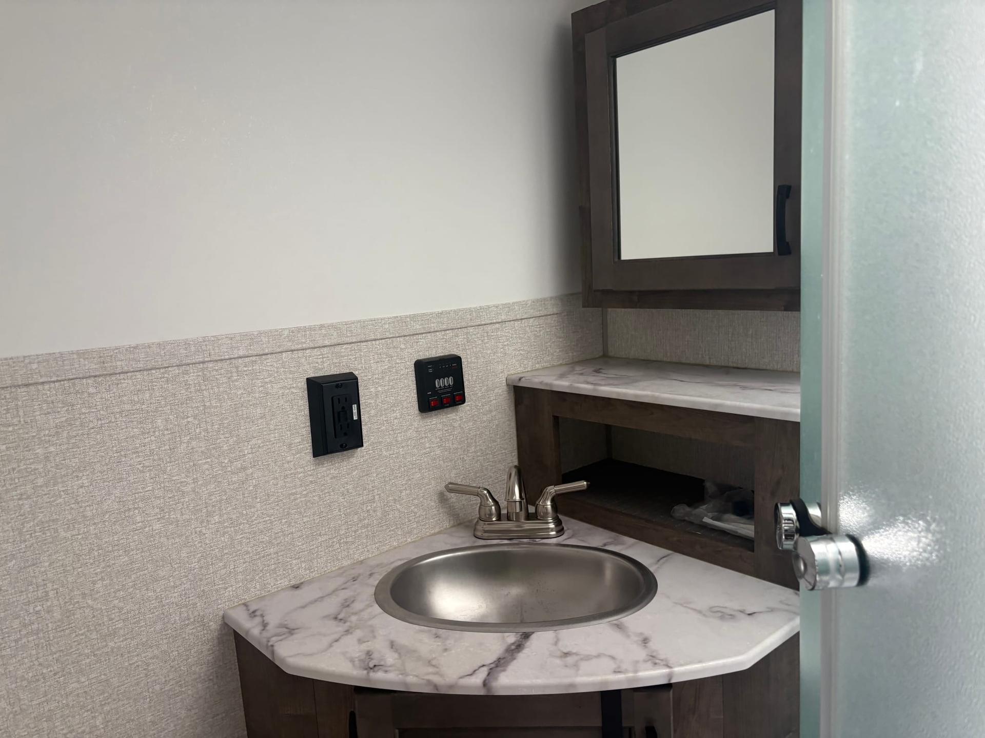 2022 Venture RV 2022 Venture RV Sonic Lite - thumbnail 22
