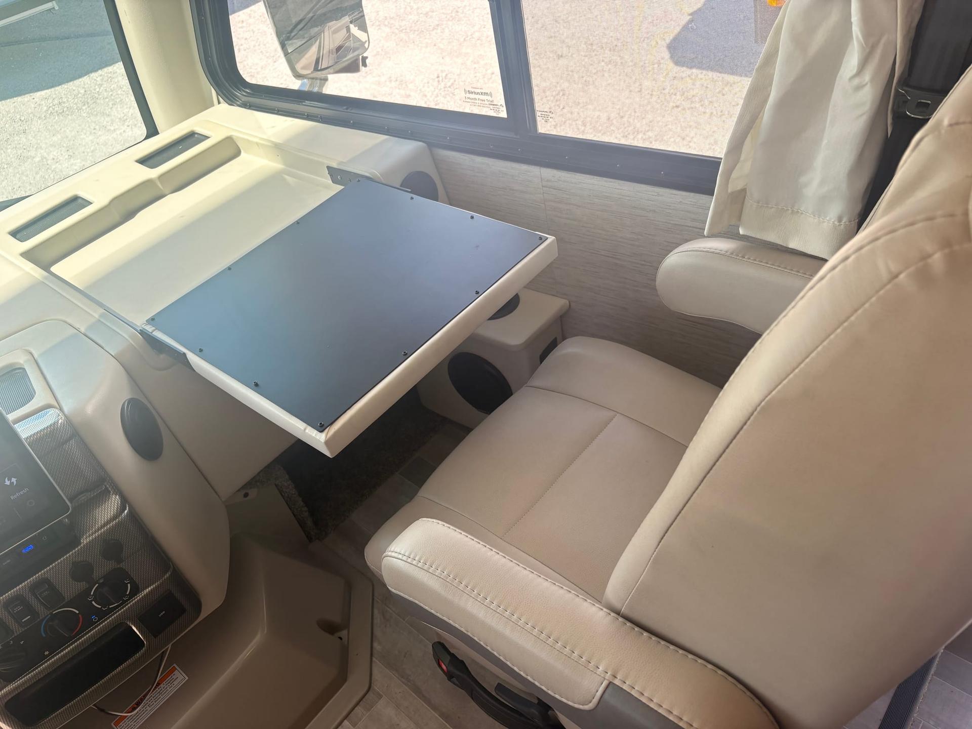 2022 Thor Motor Coach 2022 Thor Motor Coach Axis - thumbnail 8