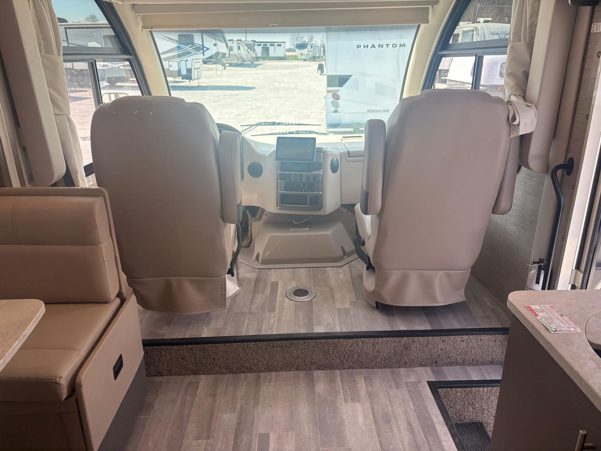 2022 Thor Motor Coach 2022 Thor Motor Coach Axis - thumbnail 13