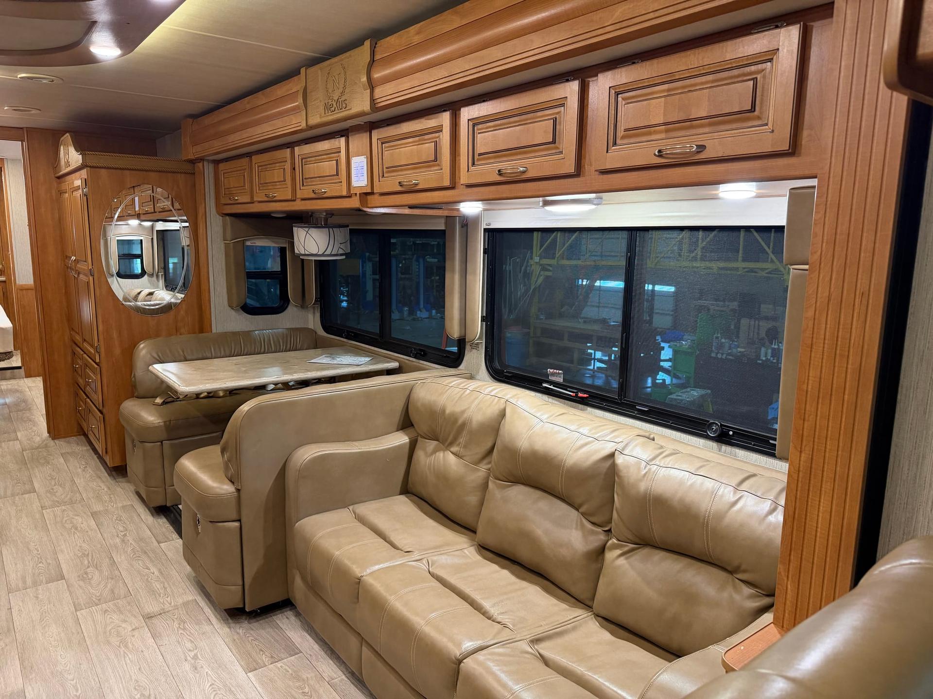 2019 Nexus RV 2019 Nexus RV Bentley - thumbnail 4