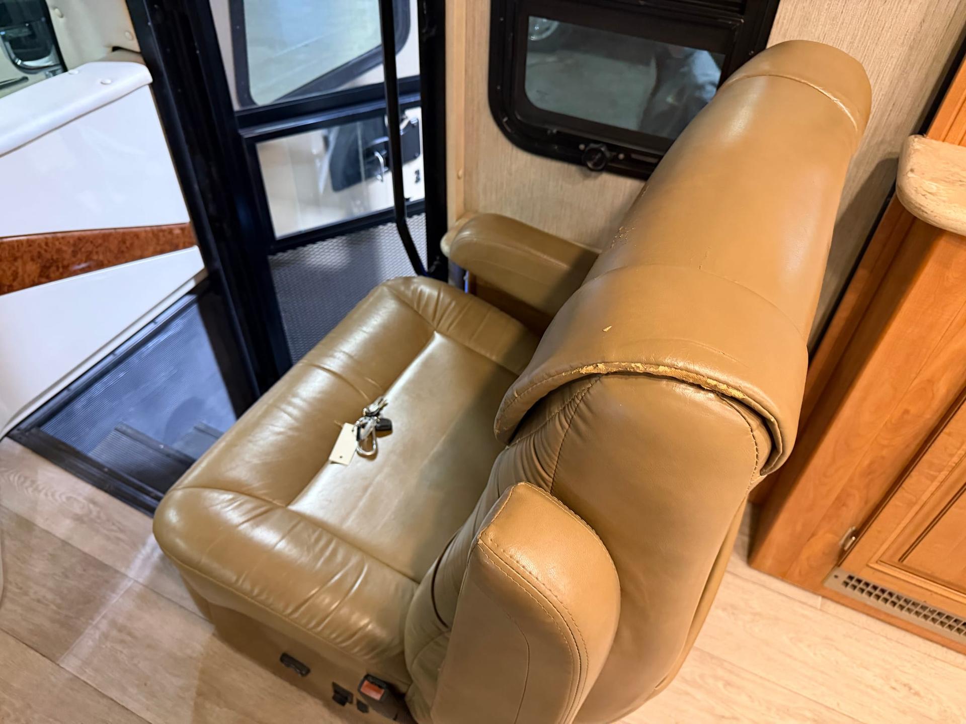 2019 Nexus RV 2019 Nexus RV Bentley - thumbnail 5