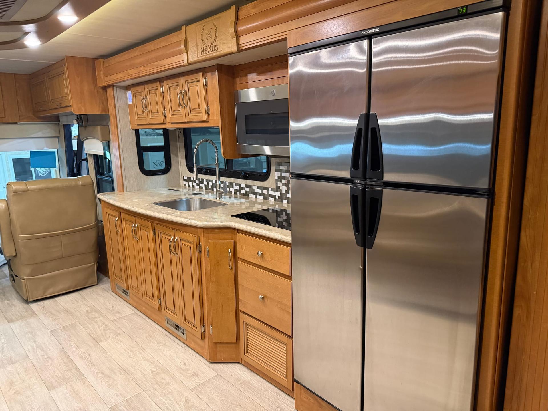 2019 Nexus RV 2019 Nexus RV Bentley - thumbnail 11