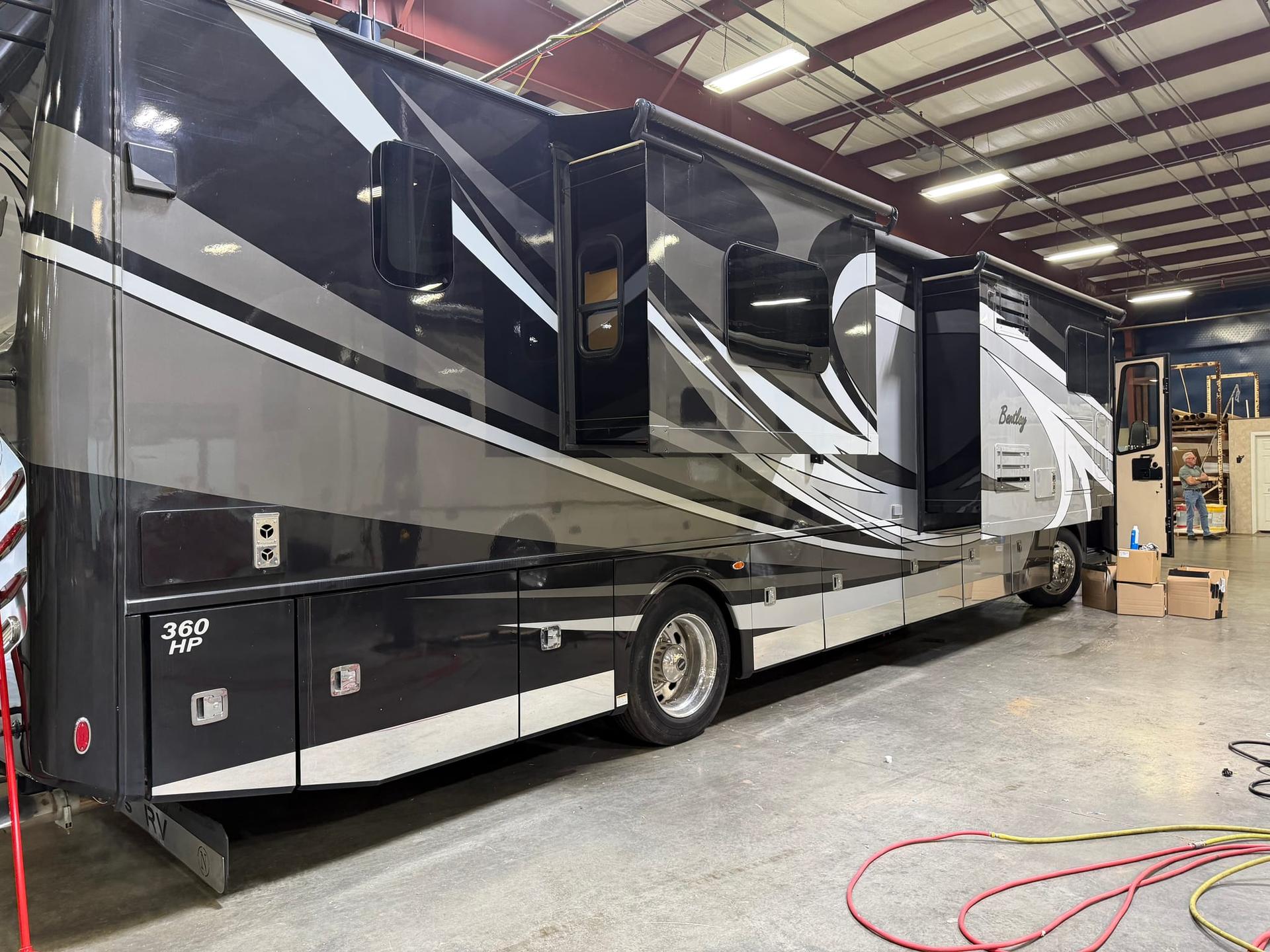 2019 Nexus RV 2019 Nexus RV Bentley - thumbnail 13