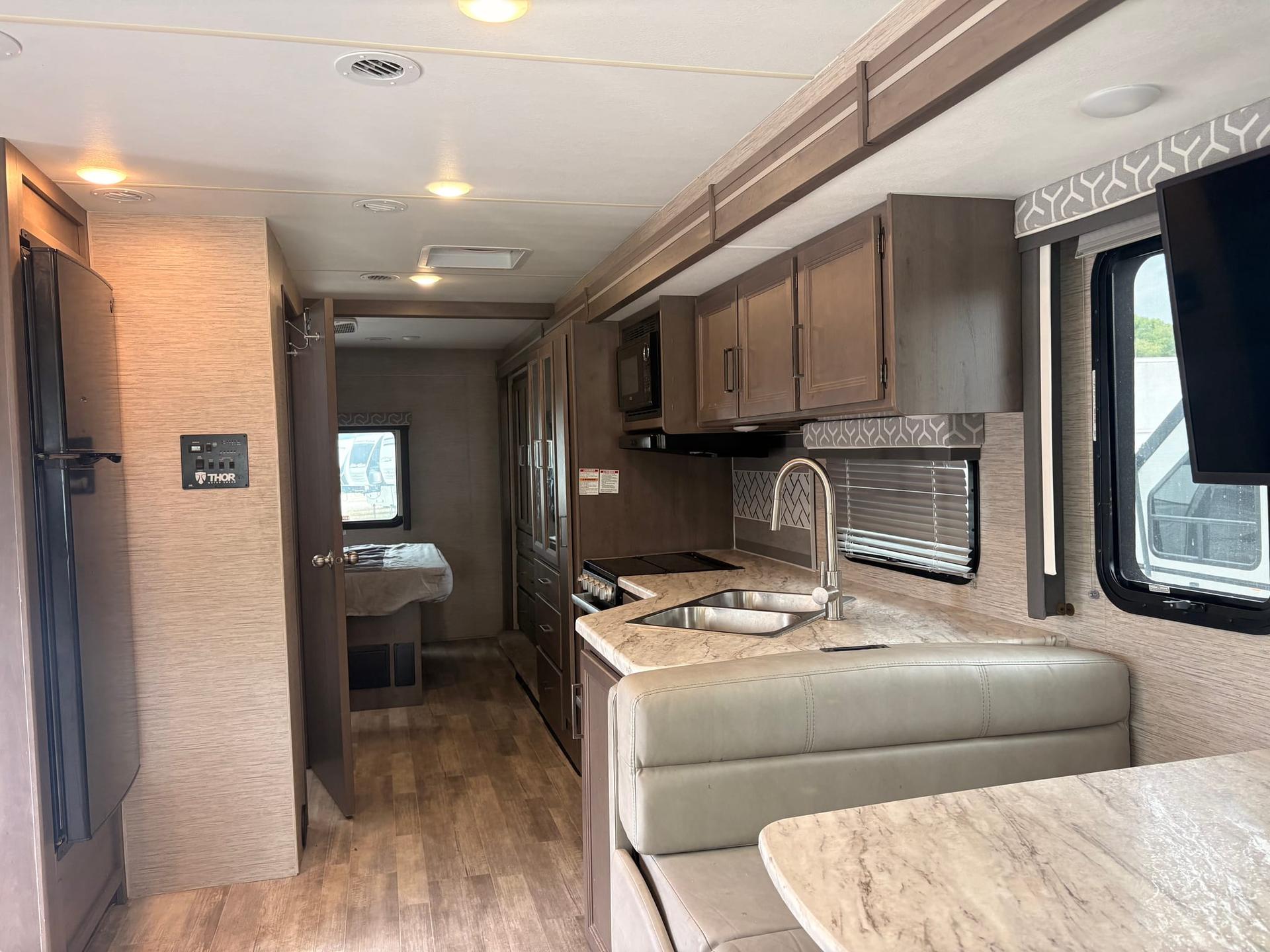 2023 Thor Motor Coach 2023 Thor Motor Coach Freedom Traveler - thumbnail 7