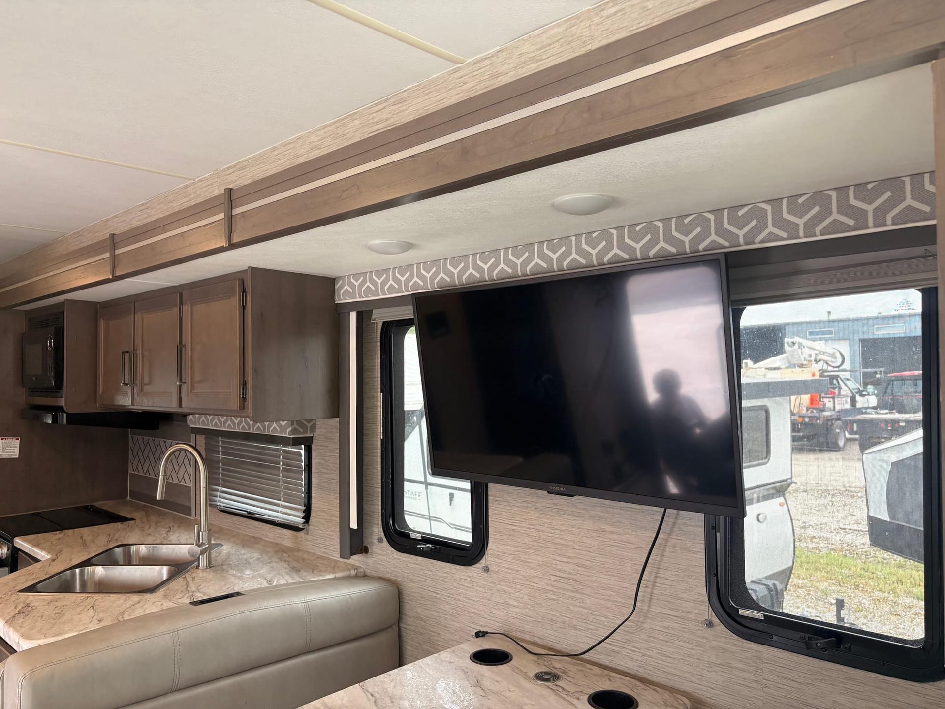 2023 Thor Motor Coach 2023 Thor Motor Coach Freedom Traveler - thumbnail 22