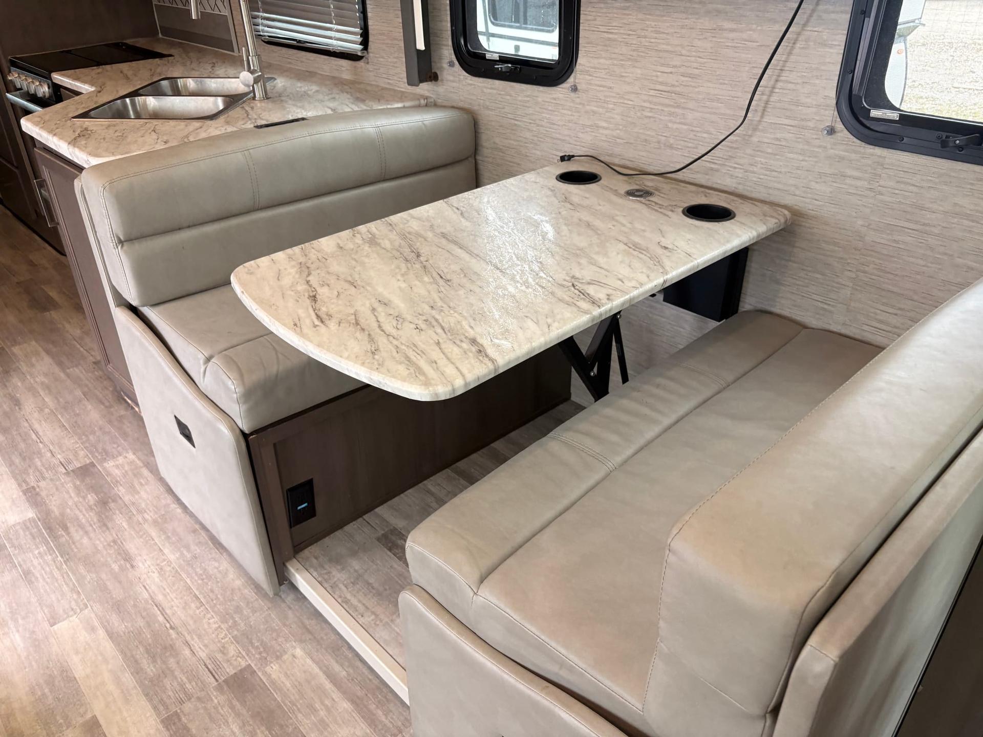 2023 Thor Motor Coach 2023 Thor Motor Coach Freedom Traveler - thumbnail 23