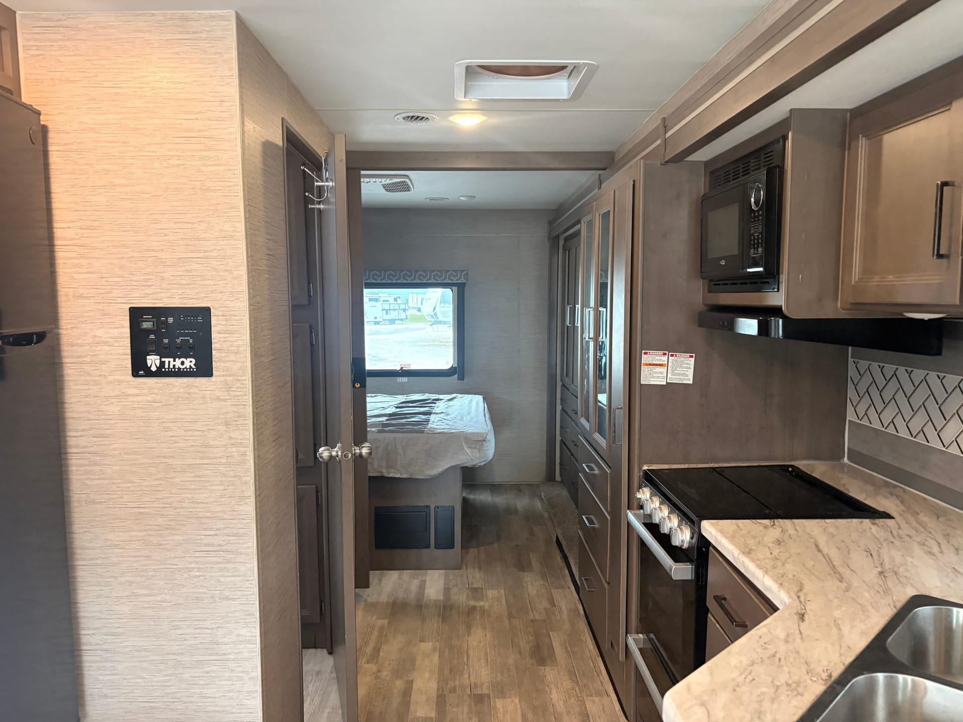 2023 Thor Motor Coach 2023 Thor Motor Coach Freedom Traveler - thumbnail 24