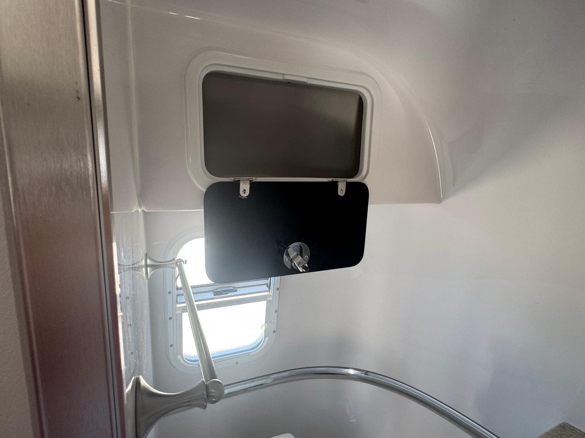 2021 Oliver Travel Trailers 2021 Oliver Travel Trailers Legacy - thumbnail 15