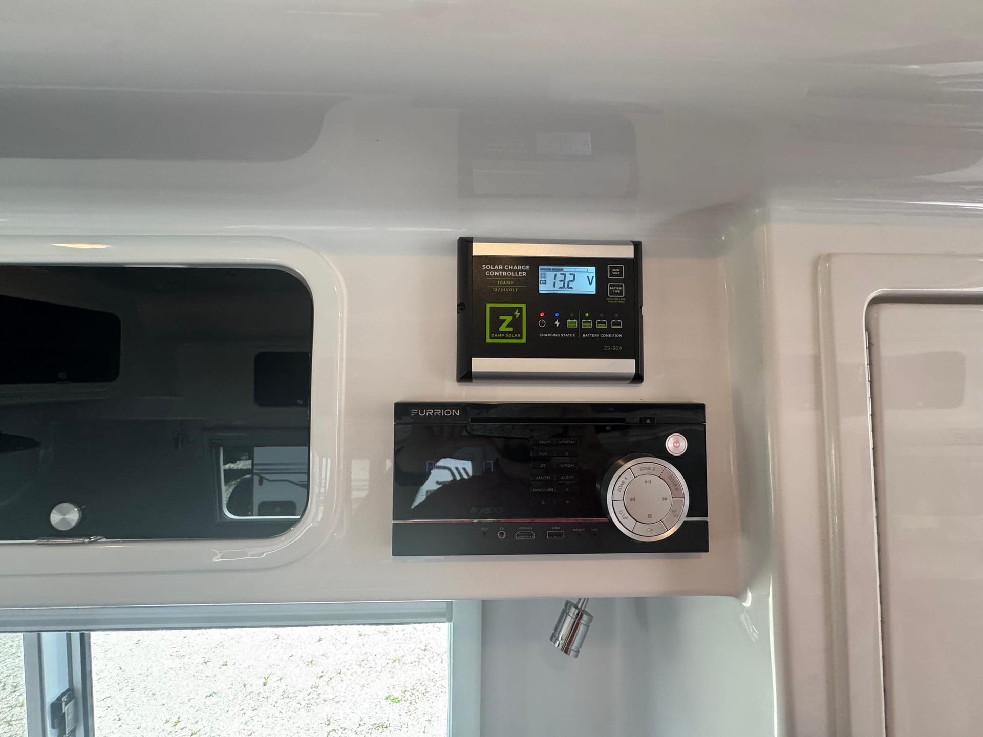 2021 Oliver Travel Trailers 2021 Oliver Travel Trailers Legacy - thumbnail 28