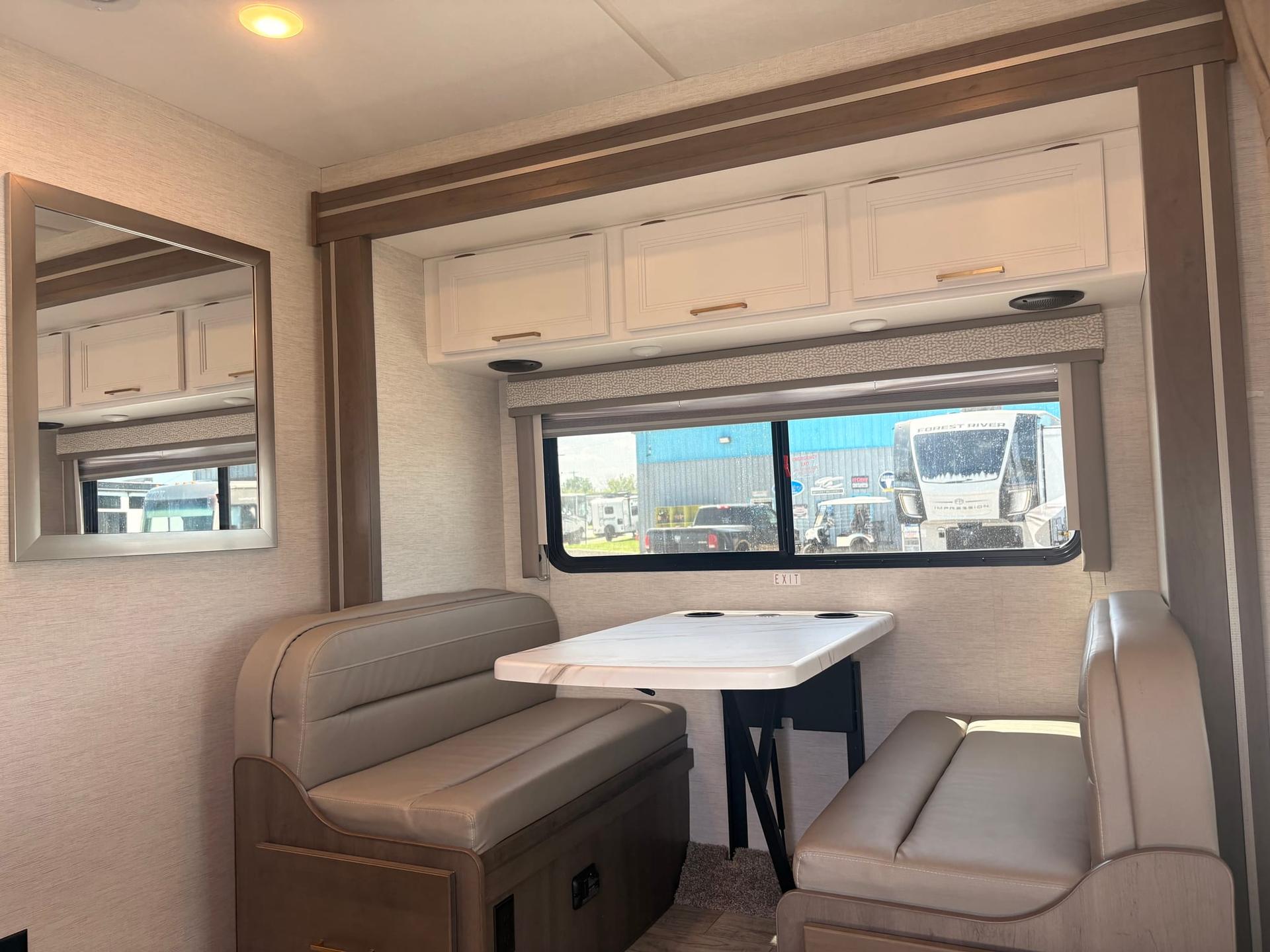 2025 Thor Motor Coach 2025 Thor Motor Coach Chateau - thumbnail 13