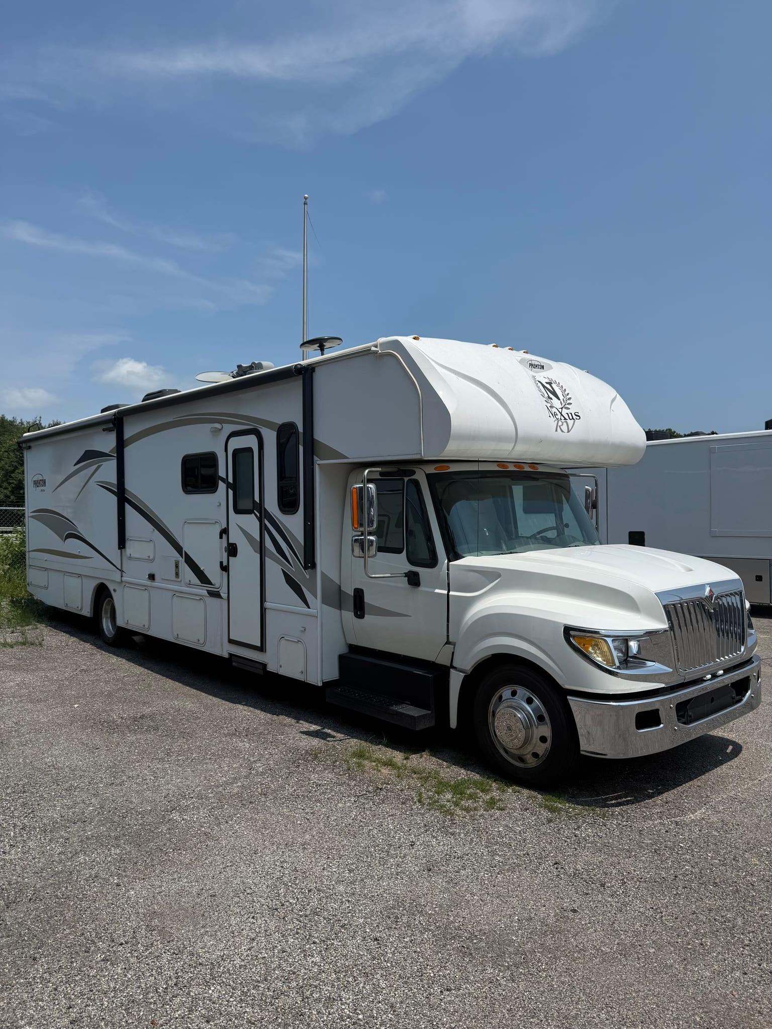 2018 Nexus RV Phantom SC 35SC