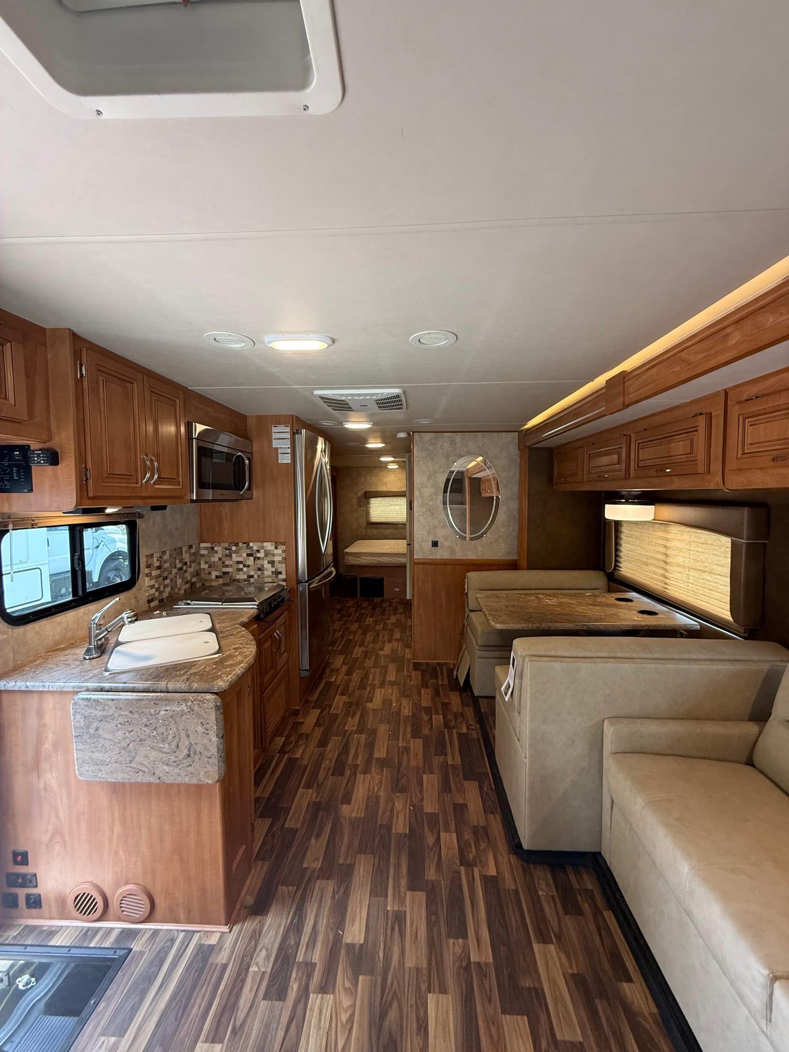 2018 Nexus RV 2018 Nexus RV Phantom SC - thumbnail 4