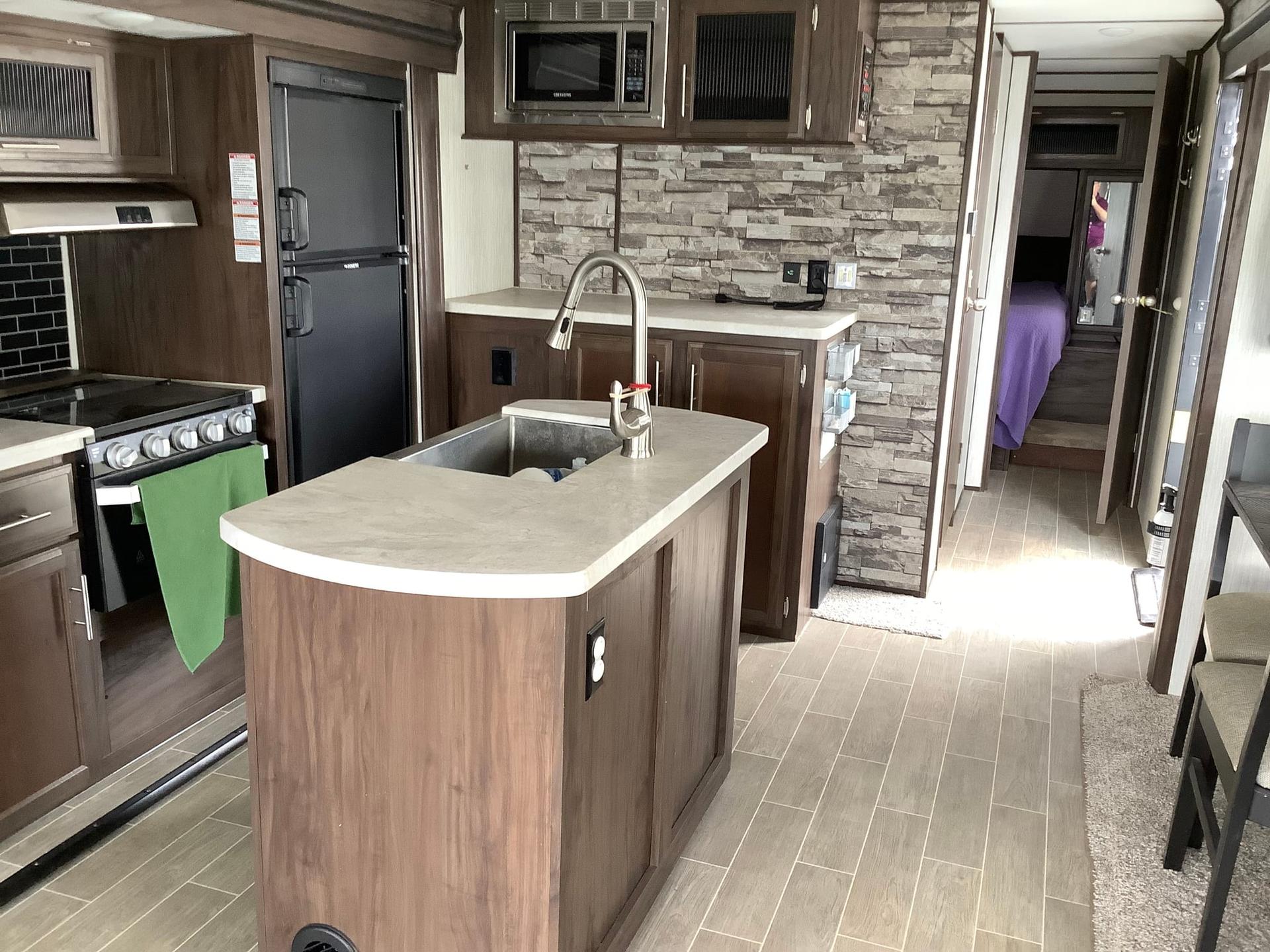 2020 Forest River 2020 Forest River Cherokee Alpha Wolf - thumbnail 20